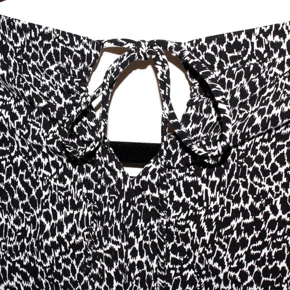 T by Talbots Abstract Animal Print Keyhole Back Active Tank - Picture 13 of 14
